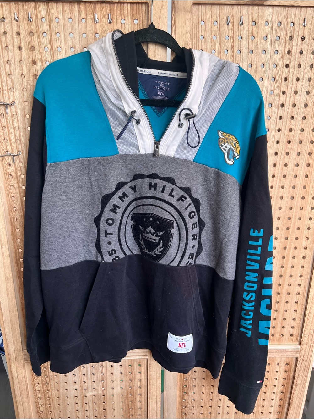 Tommy Hilfiger x NFL Jacksonville Jaguars Colorblock Half-Zip Hoodie - XL